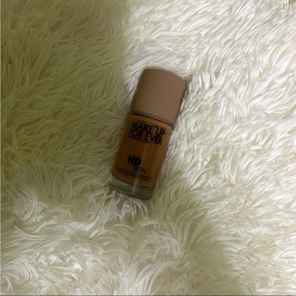 Make Up For Ever HD Skin Undetectable Foundation - Picture 2 of 3